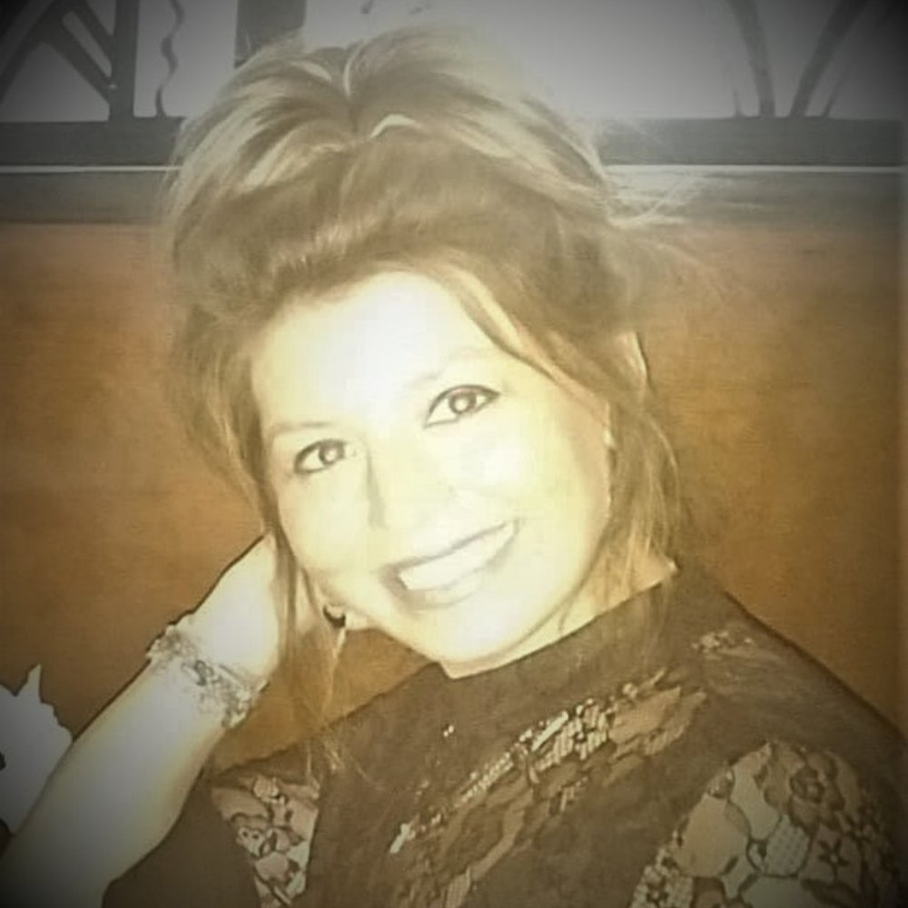 Meet your Posher, Adrienne